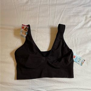 Hanes 2XL sports bra in black, NWT!